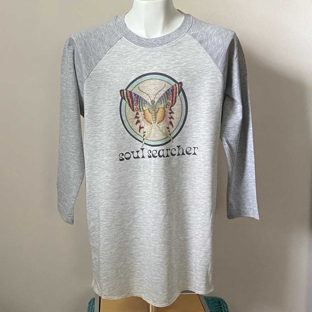 NEW! Soul Searcher Athletic Gray 3/4 Sleeve Raglan Graphic T-shirt Unisex Small